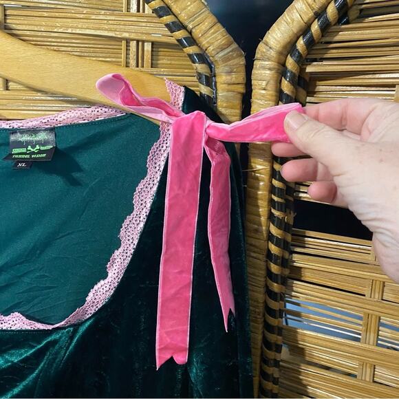 Tunnel vision Lashline Green Velvet Dress with Pink Accents witchy whimsigoth XL - Picture 5 of 13
